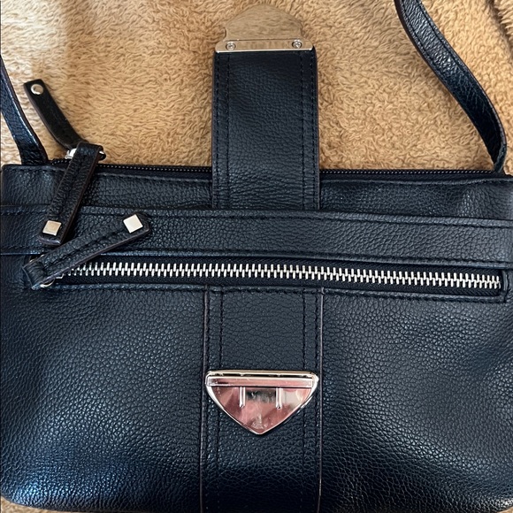 Danier Black Leather Crossbody Silver Hardware - Picture 4 of 10